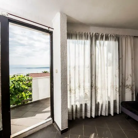 Apartman Lili *