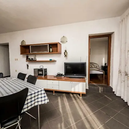 Apartman Lili * Malinska