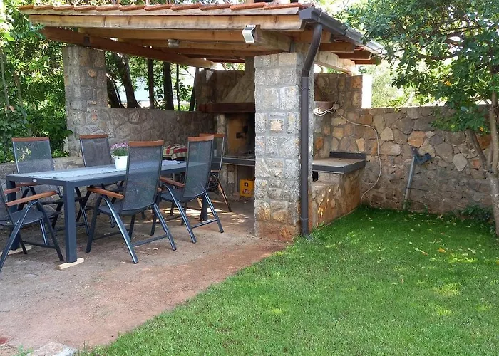 Lili Apartman Malinska